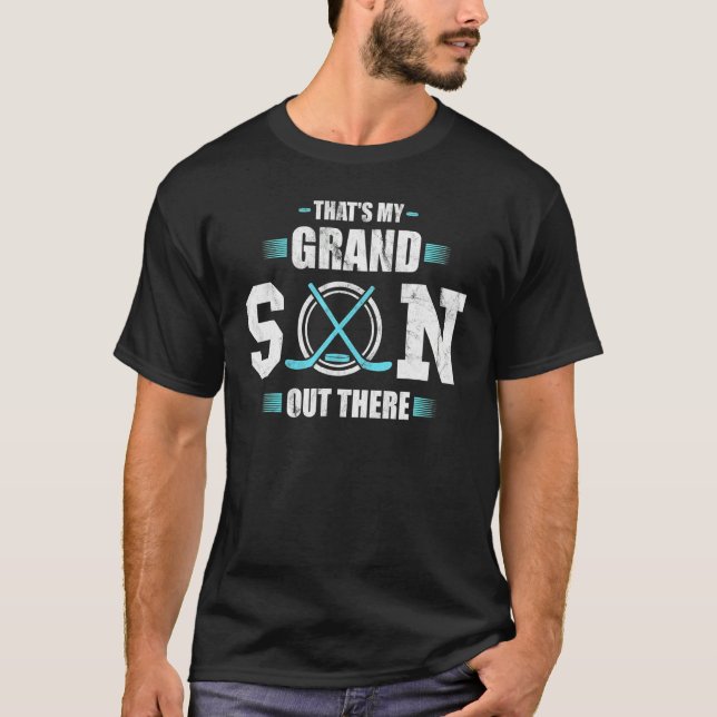 Camiseta Hockey grandma  that's my grandson out there footb (Frente)