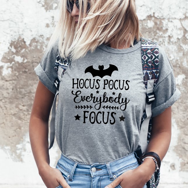 Camiseta Hocus Pocus Todos se Concentrem Professor Hallowee (Hocus Pocus Everybody Focus Teacher Classroom Halloween Shirt)