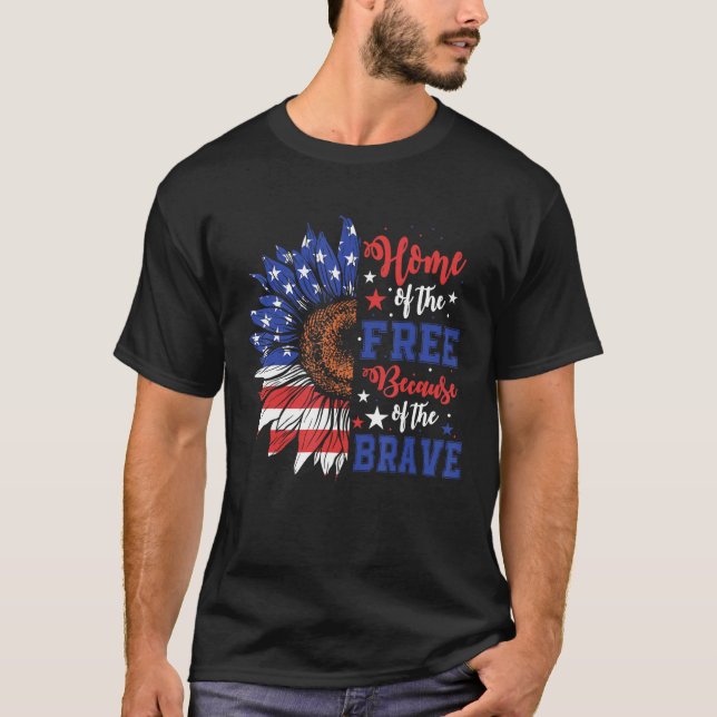 Camiseta Home Of The Free Because Of The Brave USA Flag Sun (Frente)