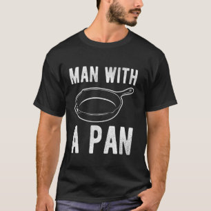 Camiseta Homem Com Uma Panela De Ferro Panorâmica
