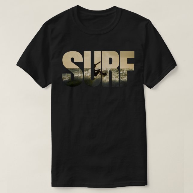 Camiseta Homem em uma prancha de surfe (Frente do Design)