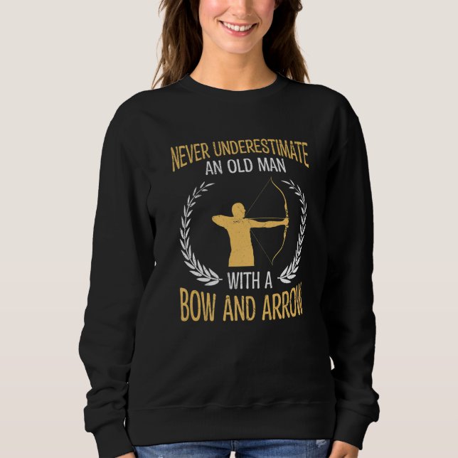 Camiseta Homem Idoso Com Arco E Flecha Arqueiro De Arco E F (Frente)