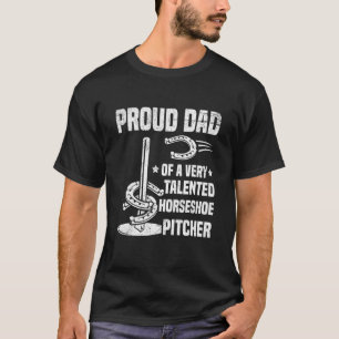Camiseta Homem lançando ferradura para um pai de um arremes