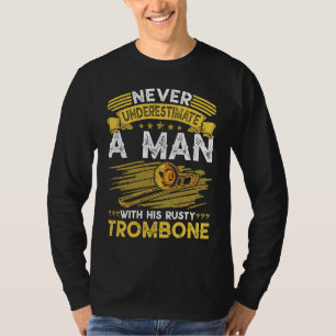 Camiseta Homem Velho Com Seu Trombone Enferrujado Humor Adu