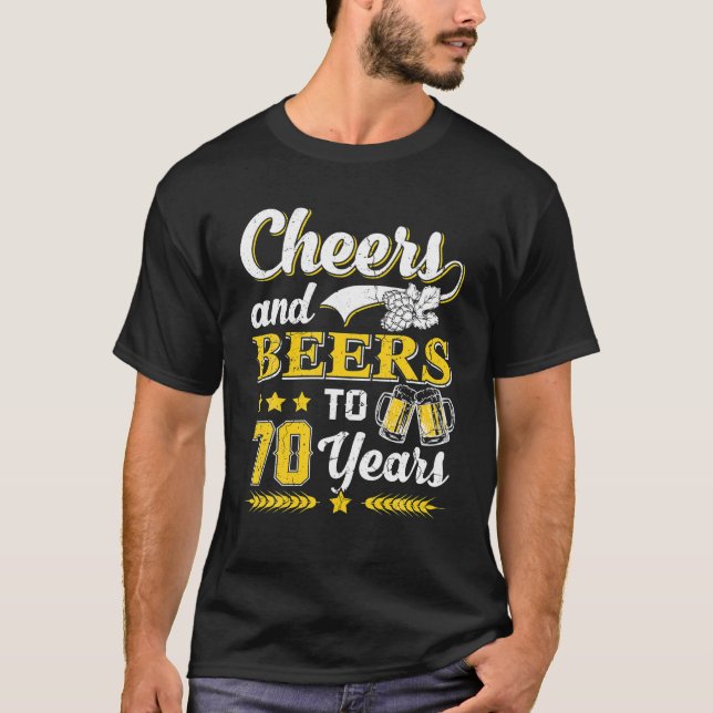 Camiseta Homenageando E Cervejas A 70 Anos De Presente De A (Frente)