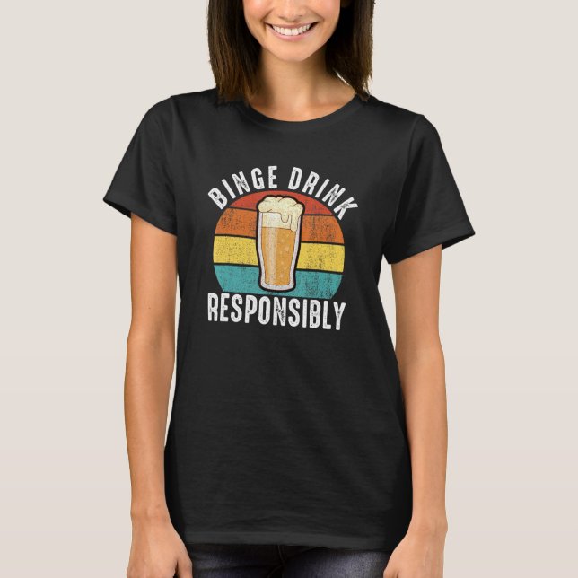 Camiseta Homens bebem muito com responsabilidade divertida  (Frente)
