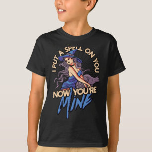 Camiseta Homens Colocam Um Feitiço - Performance de Bruxa d