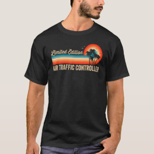 Camiseta Homens Da Vintage Com O Controlo De Tráfego Aéreo