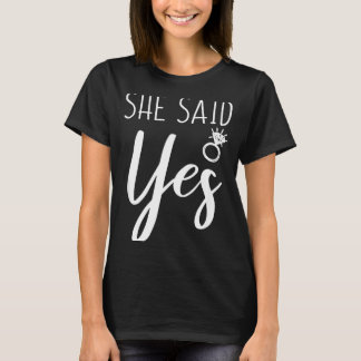 Camiseta Homens Ela Disse Sim Noivo Anúncio de Noivado F