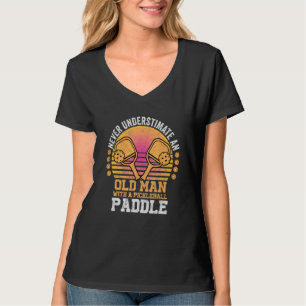 Camiseta Homens Nunca Subestime um Homem Velho Com um Pickl
