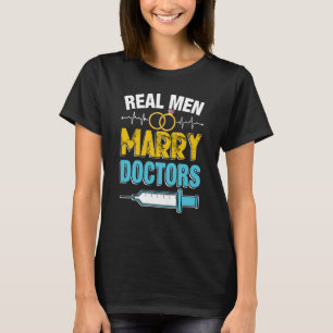 Camiseta Homens Reais Casados Médicos Escolares Med