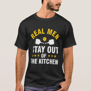 Camiseta Homens Verdadeiros Ficam Fora do Batalhão de cozin