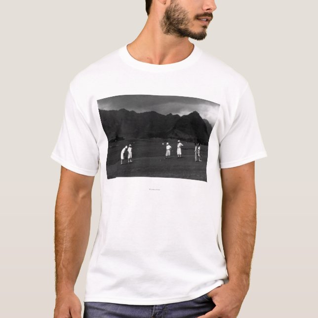 Camiseta Honolulu, Havaí - jogadores de golfe que jogam no (Frente)