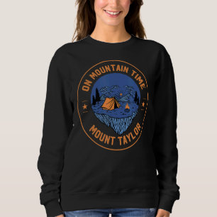 Camiseta Hora das Montanhas Taylor Caminhando com o Novo Mé