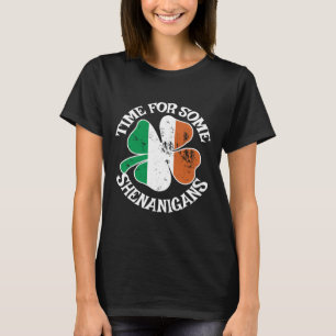 Camiseta Hora de Algumas Travessuras Trevos Engraçados Dia 
