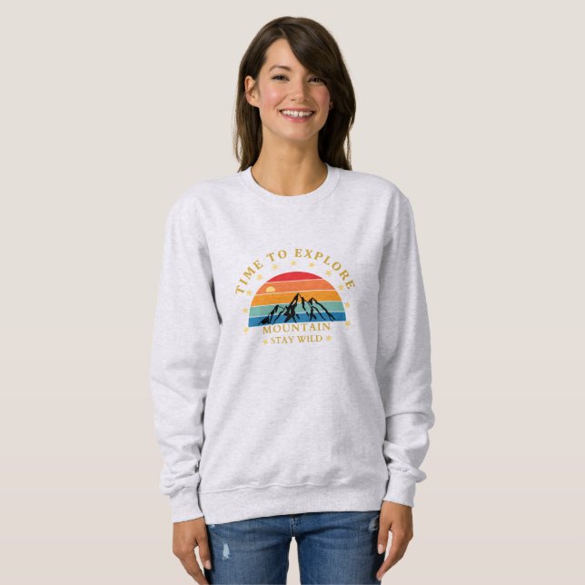 Camiseta Hora de Explorar Montanha – Retro T-shirt (Frente Completa)