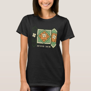 CAMISETA HUG ME IAM IRISH