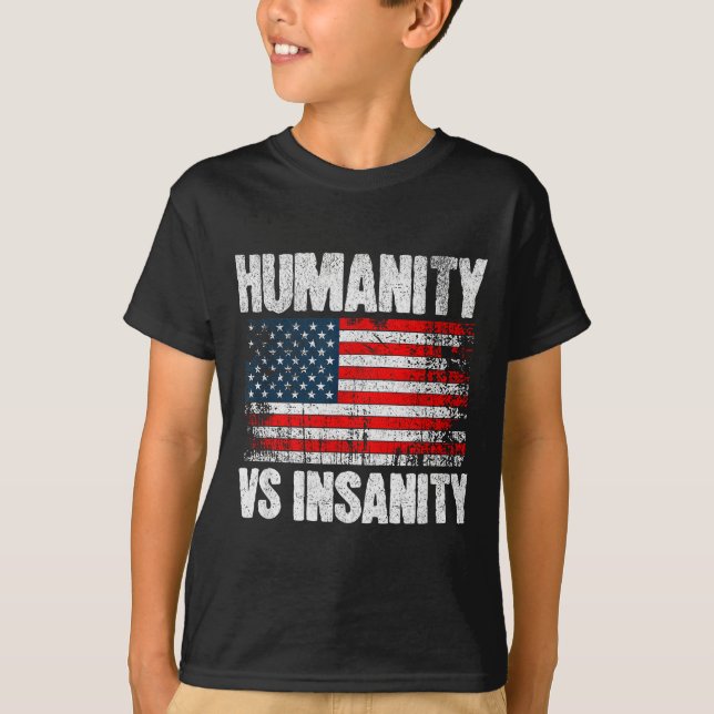 Camiseta Humanity Versus Insanity Distressed American Flag  (Frente)