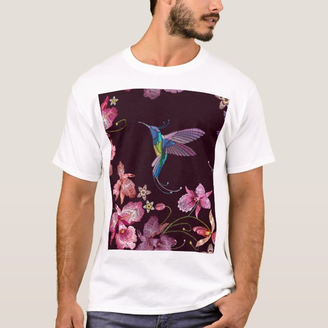Camiseta Hummingbird e orquídea, moda sem costura tropical. (Frente)