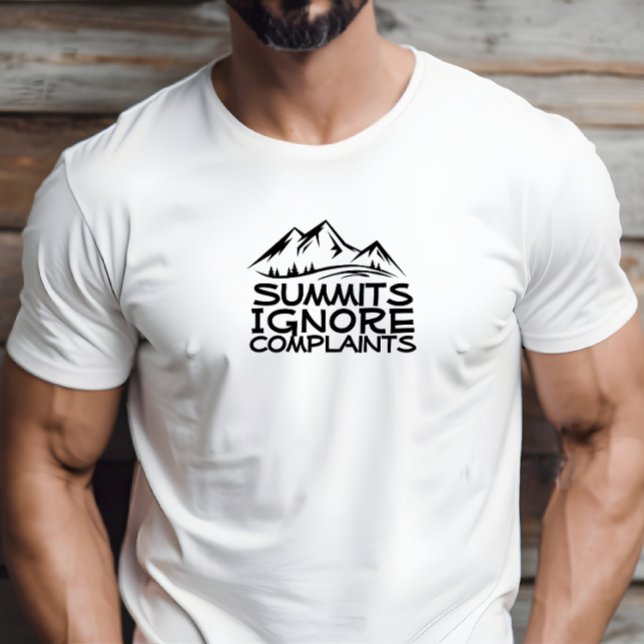 Camiseta Humor de camping de caminhada preto (Hiking t-shirt with ironic phrase "summit ignore complains")