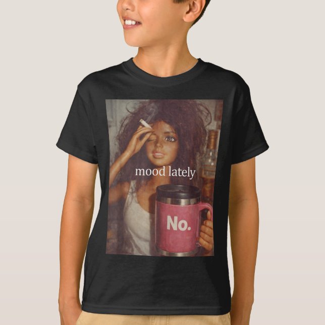 Camiseta Humor de recente meme de rosto de boneca angustiad (Frente)