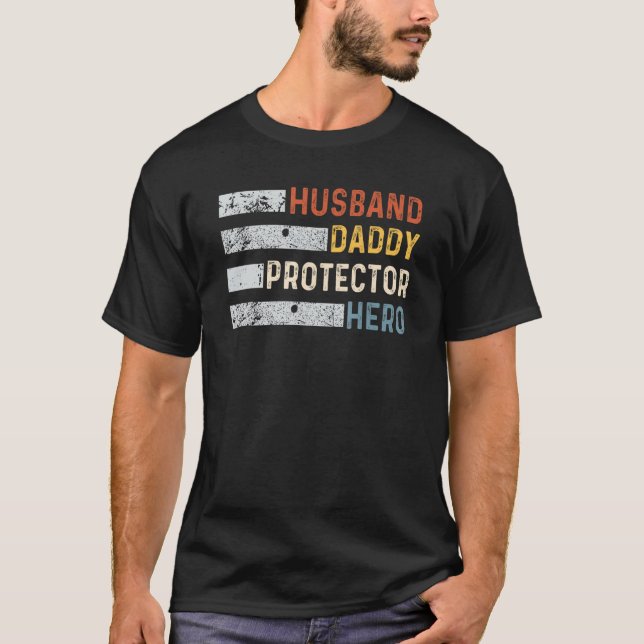 Camiseta Husband Daddy Protector Hero US Flag Fathers Day f (Frente)