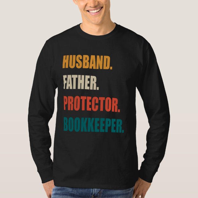 Camiseta Husband Father Protector Bookkeeper (Frente)