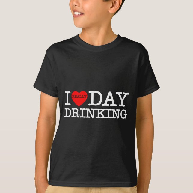 Camiseta I Heart Love Day Drinking Party Funny Barbecue Fam (Frente)