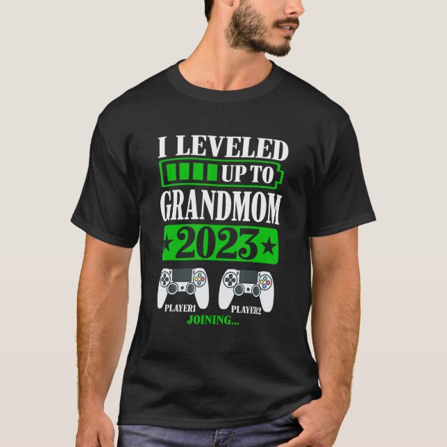 Camiseta I Leveled Up To Grandmom 2024 Promoted To Level Un (Frente)