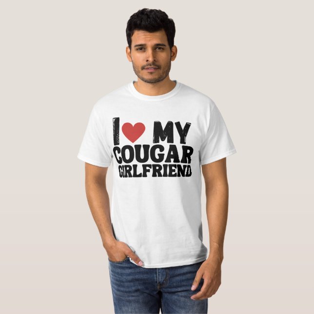 Camiseta I Love My Cougar Girlfriend I Heart My Cougar Girl (Frente Completa)