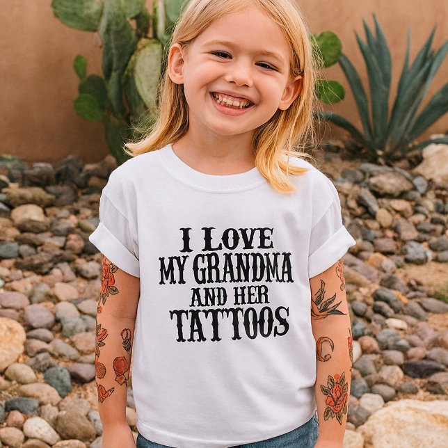 Camiseta I Love My Grandma And Her Tattoos (Criador carregado)