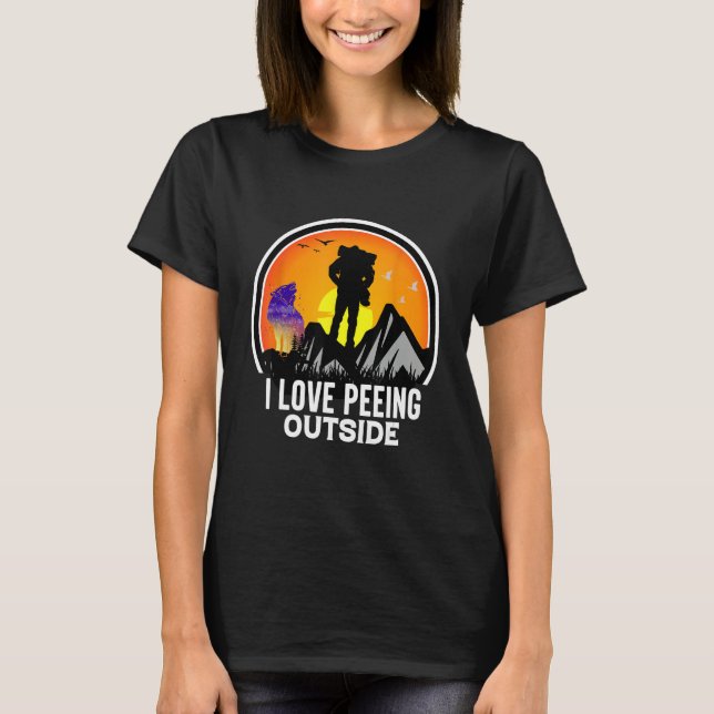 Camiseta I Love Peeing Outside Hiking Sunset Retro Outdoor  (Frente)