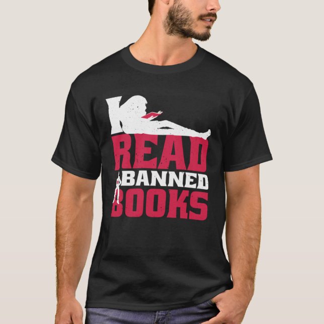 Camiseta I Read Banned Books (Frente)