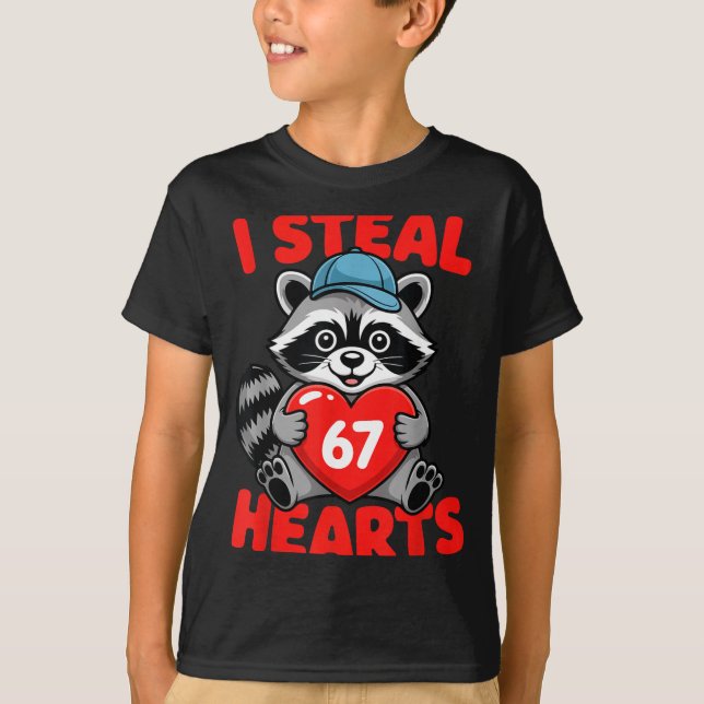 Camiseta I Steal 67 Hearts Funny 67 Valentine Raccoon Men B (Frente)