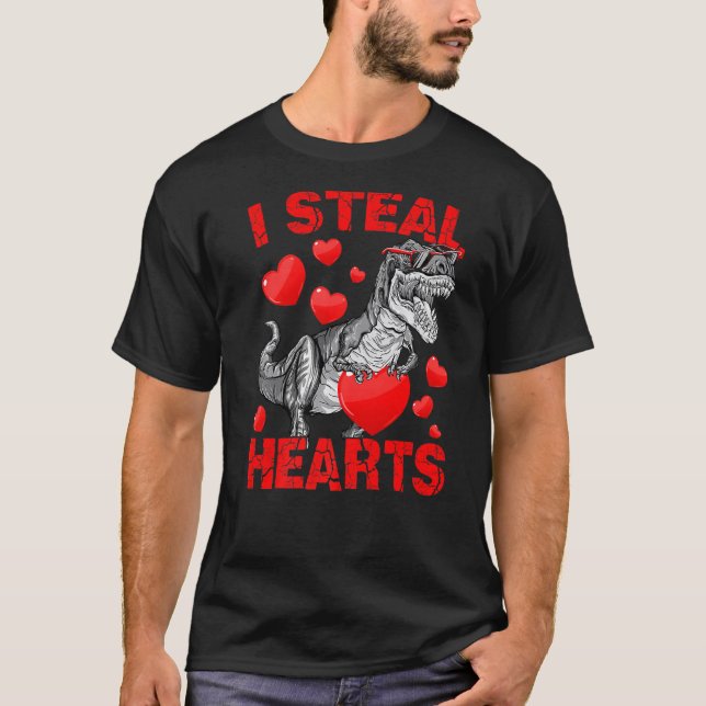 Camiseta I Steal Hearts Trex Dino Cute Baby Boy Valentines  (Frente)