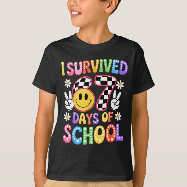 Camiseta I Survived 67 Days Of School Funny 67 Teachers Stu (Frente)