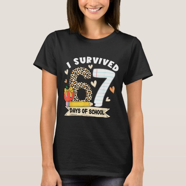 Camiseta I Survived 67 Days Of School Funny Leopard Student (Frente)