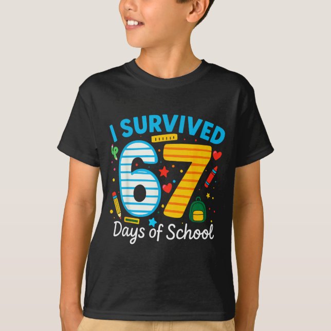 Camiseta I Survived 67 Days Of School Funny Meme 67 Teacher (Frente)