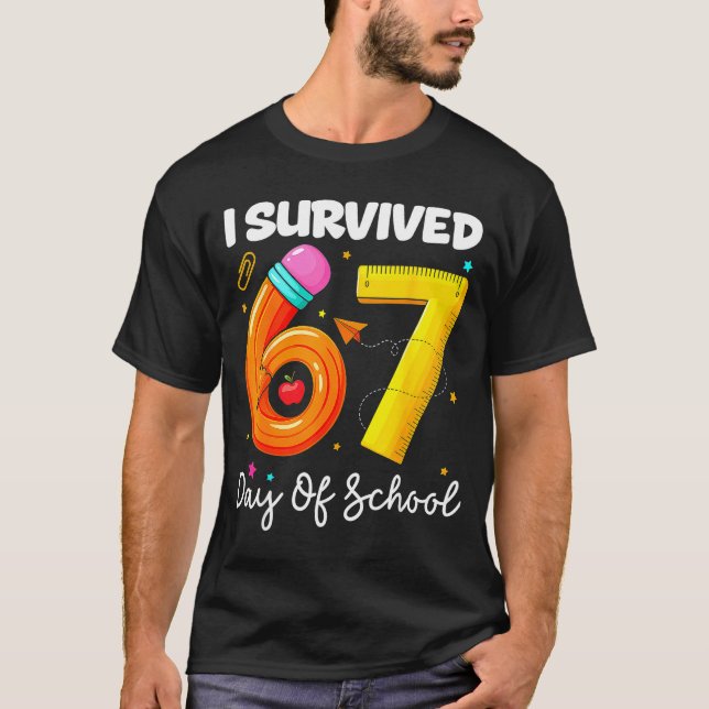 Camiseta I Survived 67 Days Of School Funny Meme Teacher St (Frente)