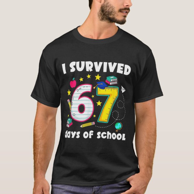 Camiseta I Survived 67 Days Of School Funny Meme Teacher St (Frente)