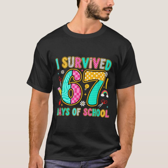 Camiseta I Survived 67 Days Of School Funny Meme Teacher St (Frente)