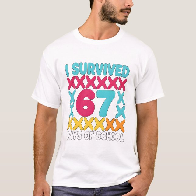 Camiseta I Survived 67 Days of School Tally Mark Funny (Frente)
