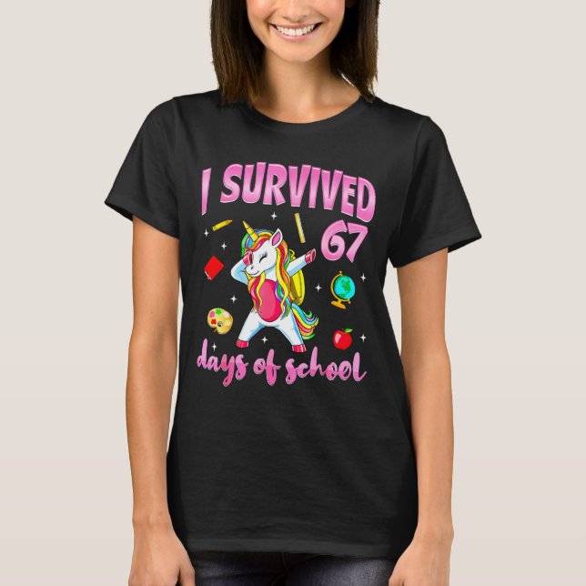 Camiseta I Survived 67 Days Of School Unicorn Dabbing Teach (Frente)