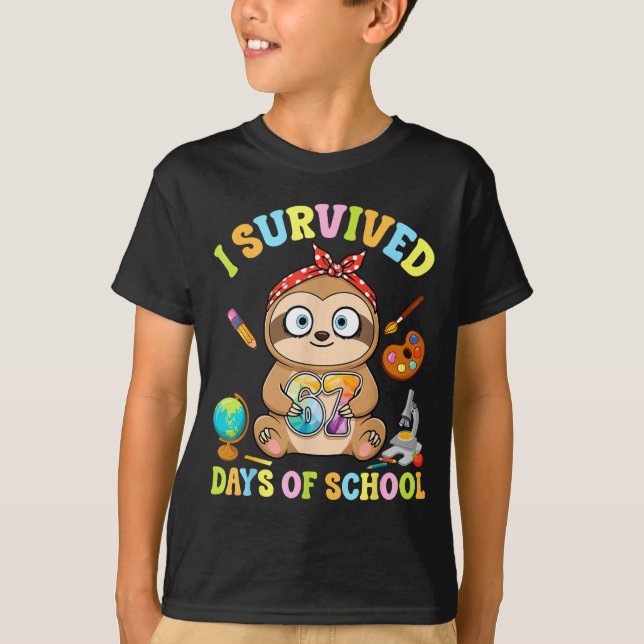 Camiseta I Survived Six Seven Days Of School Cute Sloth Stu (Frente)