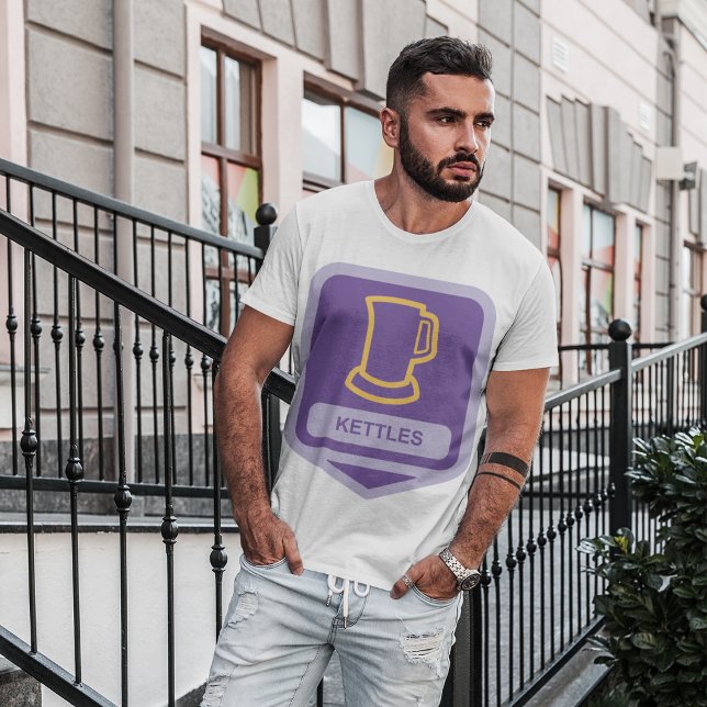 Camiseta Ícone de Chaleiras Modernas Roxas e Amarelas (Criador carregado)
