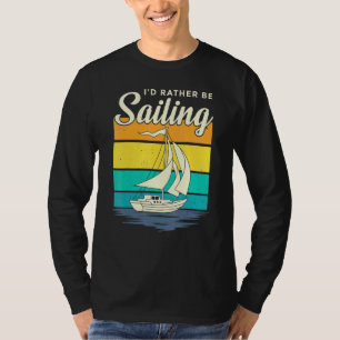 Camiseta Id Preferencialmente Be Navegando Barco Life Retro