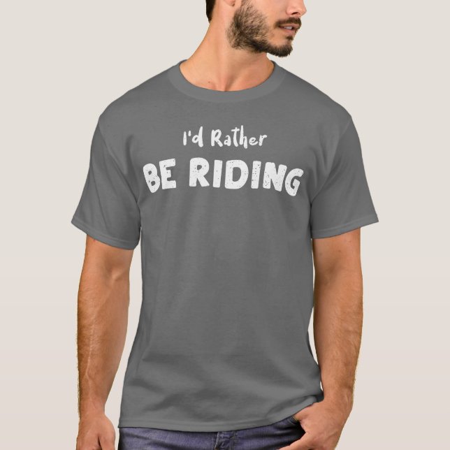 Camiseta Id Preferencialmente Estará Andando Com Amigos De  (Frente)