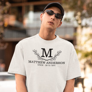 Camiseta Idade do Monograma Personalizada de Nomes Pretos e