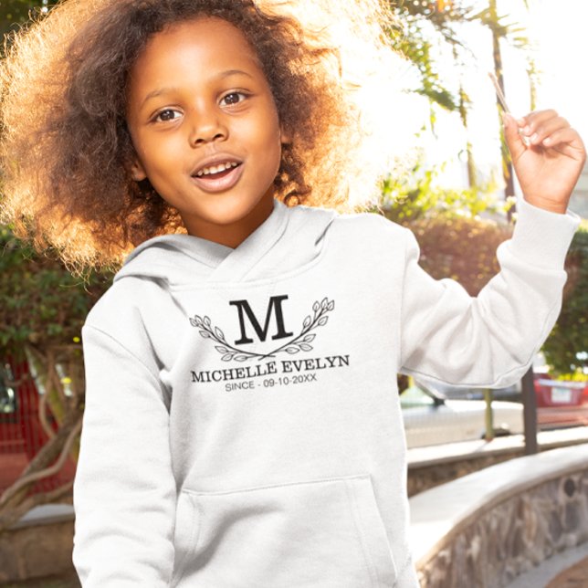 Camiseta Idade do Monograma Personalizado de Nome Preto e B (Criador carregado)