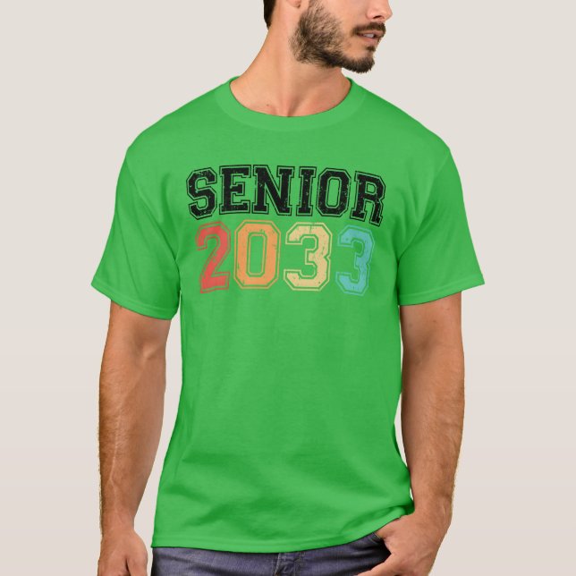 Camiseta Idoso 2033 Retro Vintage engraçado (Frente)